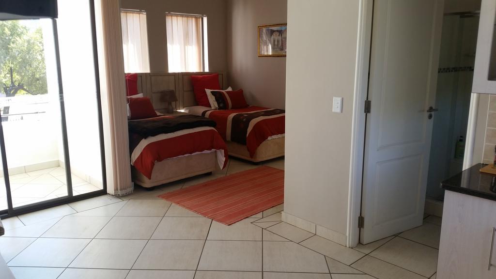 Casa Bianca Guest Lodge Hartbeespoort Pokoj fotografie
